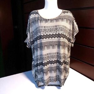 Love J Black & White Pattern Blouse